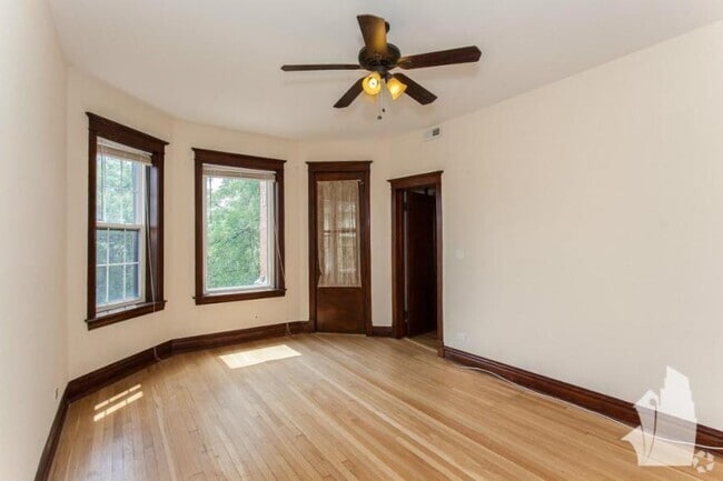 Building Photo - 2 bedroom in Chicago IL 60613 Unit 2 Rental