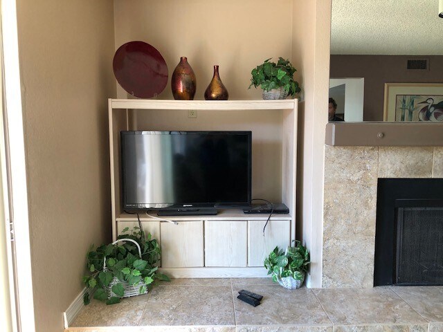 Photo - 1675 AZ-95 Unidad C8