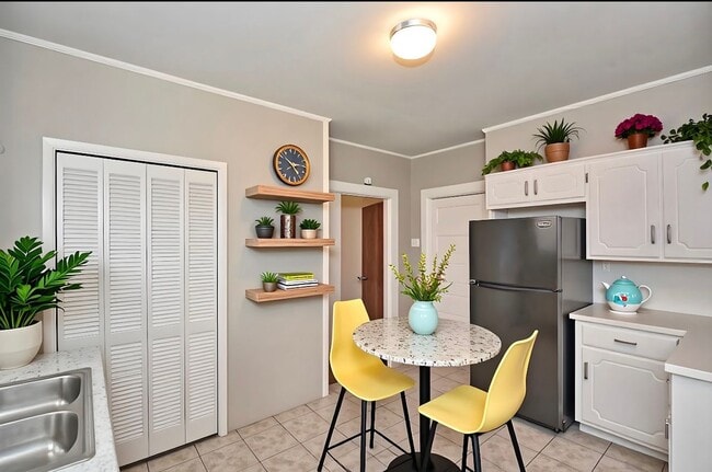 Photo - 525 53rd St Ens