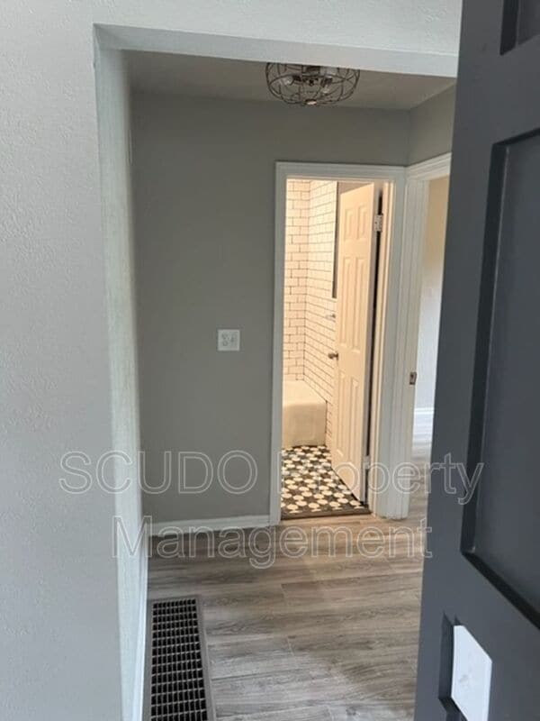 Photo - 623 N Highland Dr