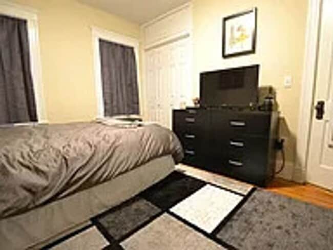 Photo - Brighton 3 Bed / 2 Bath – In-Unit Laundry – 9/1 Move-In