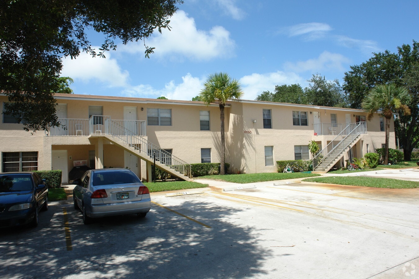 Jupiter Gardens Apartments - Jupiter Gardens Apartments