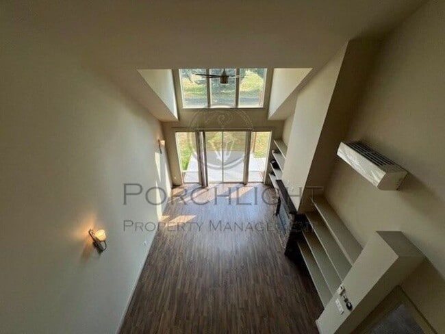 Photo - 2200 Greenview Cir Unit 1