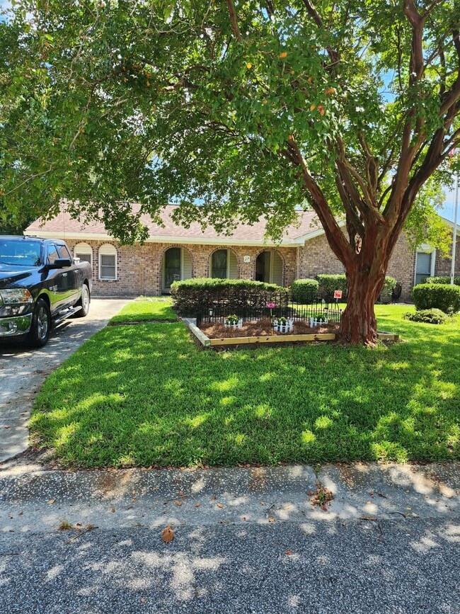 209 Arrowhead Dr