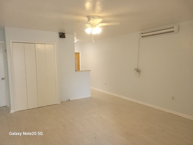 Photo - Martha Drive Triplex (3) Unit 1135