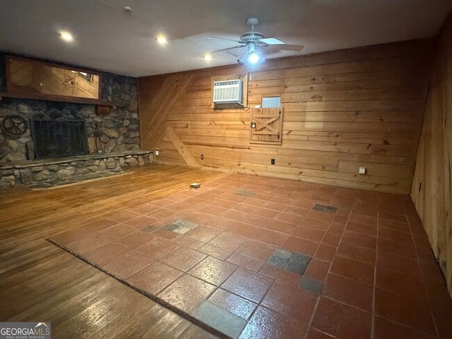 Photo - 1054 College Station Rd