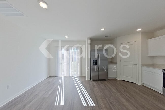 Photo - 7017 Peppermill Way