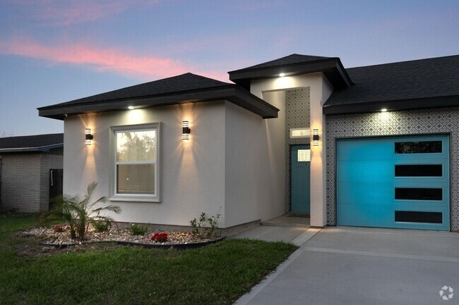 Building Photo - FOR LEASE - MODERN COMFORT MEETS PRIME LOC... Rental