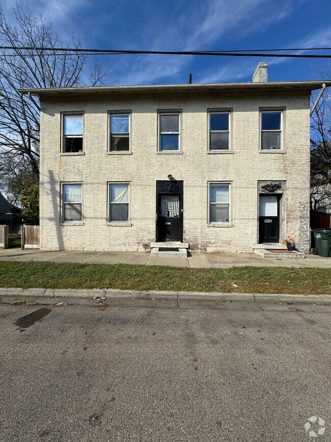 Building Photo - 111 Old Main St Unit 111 1/2 Old Main Street Rental