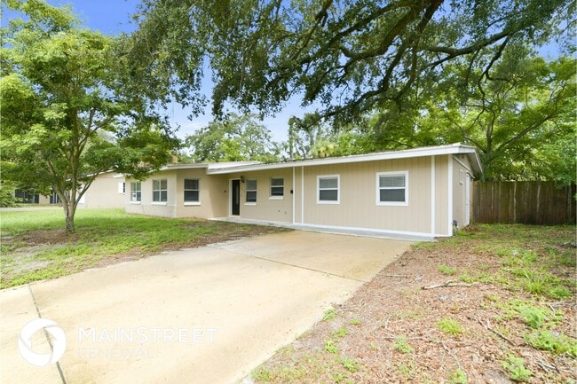 Photo - 135 N Lakewood Cir