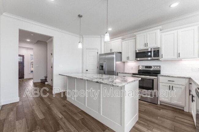 Photo - 3307 SW Hillstone Ave