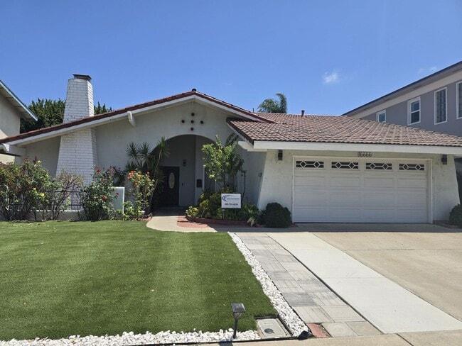 Building Photo - Beautiful Rental in Fountain Valley