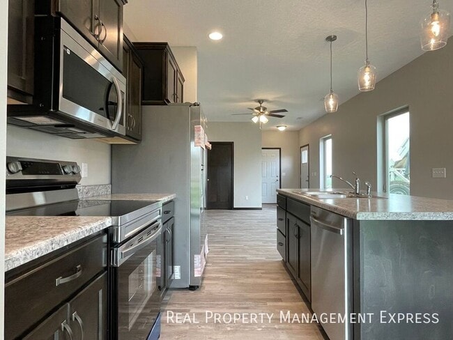 Photo - 3 Bed 2.5 Bath Townhome in West Sioux Falls