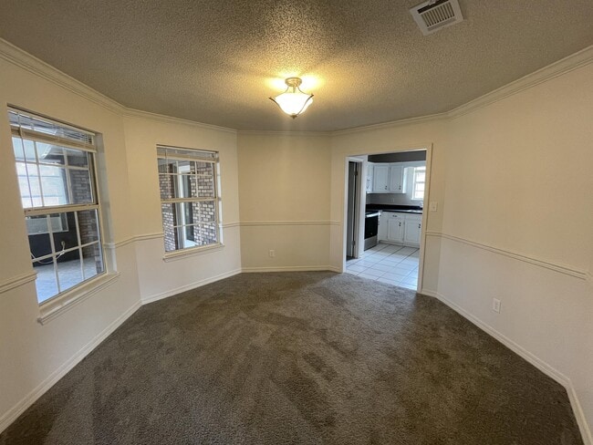 Building Photo - 2212 Peachwood Ct