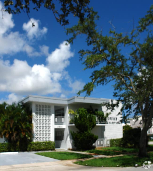 3501 Tyler St Hollywood, FL 33021