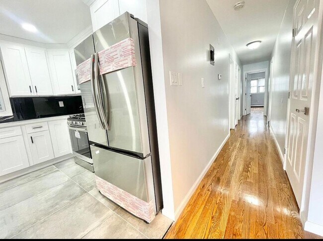 Photo - 13 Silver St Unidad 2nd Fl