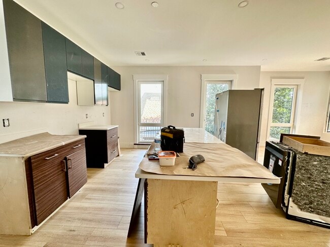 Photo - 100 Mount Pleasant Ave Unidad 1