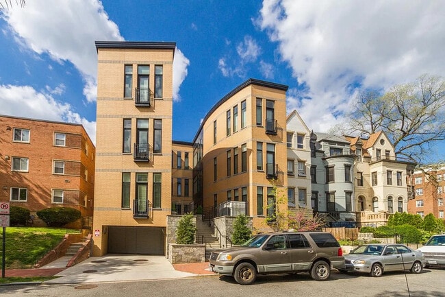 Building Photo - 1307 Clifton St NW Unit #44