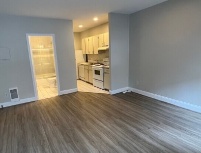 Building Photo - 5 Albemarle St Unit 6