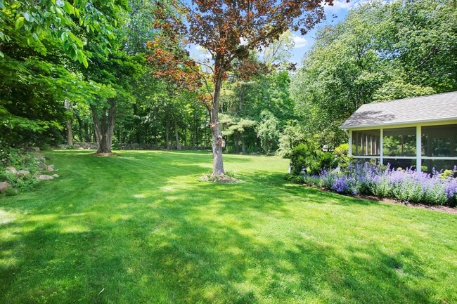Photo - 395 Taconic Rd