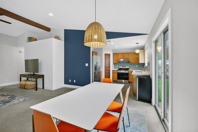 Photo - 1182 Waller St