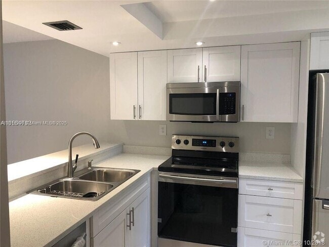 Building Photo - 905 Southridge Rd Unit 104A Rental