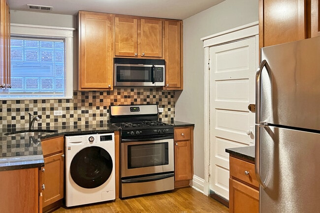 416G - 408-416 N. Taylor Ave.