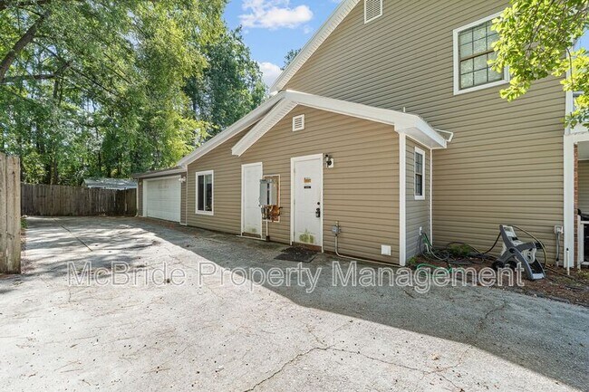 Photo - 539 Hunterdale Rd