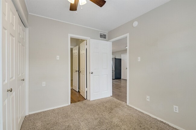 Photo - 1514 Broadmoor Dr Unit D