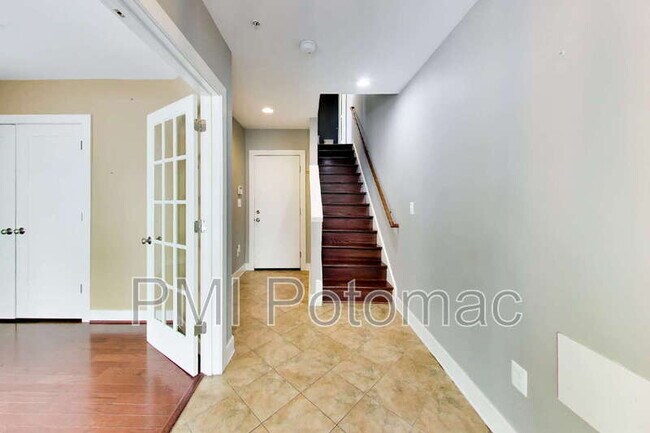 Photo - 5600 45th Ave