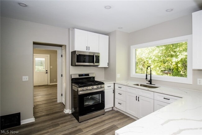 Photo - 29396 Detroit Rd