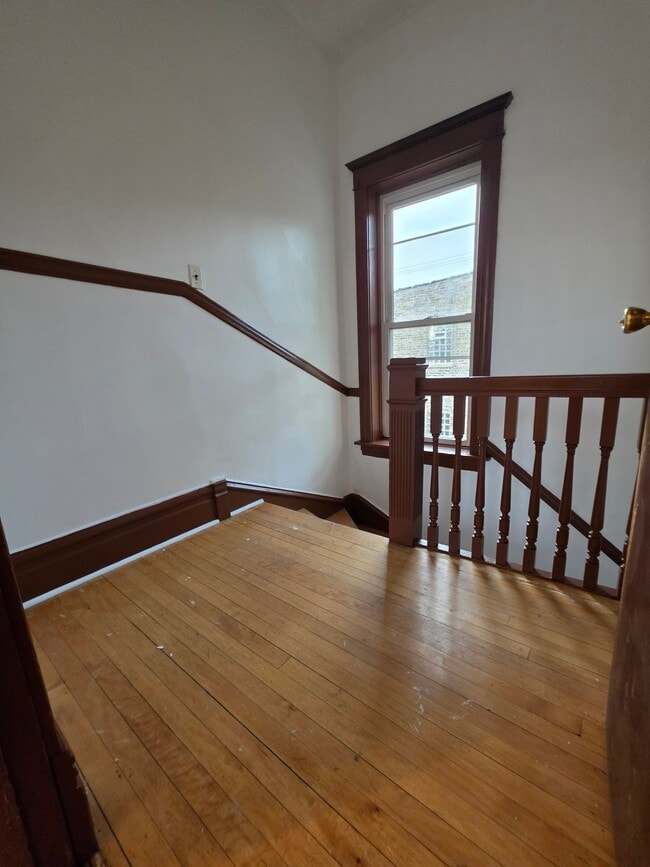 1138 N Hamlin Ave Unit 2