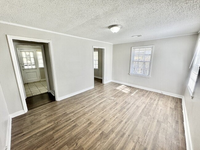 Photo - 2736 Dunn Ave