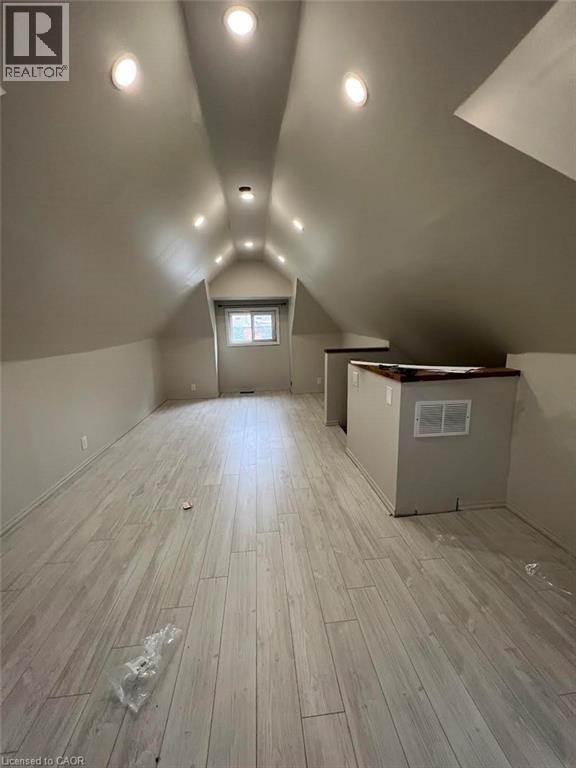 Photo - 155 Wentworth St S