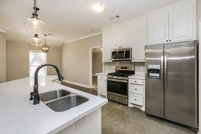 Photo - 104 Moss Crk