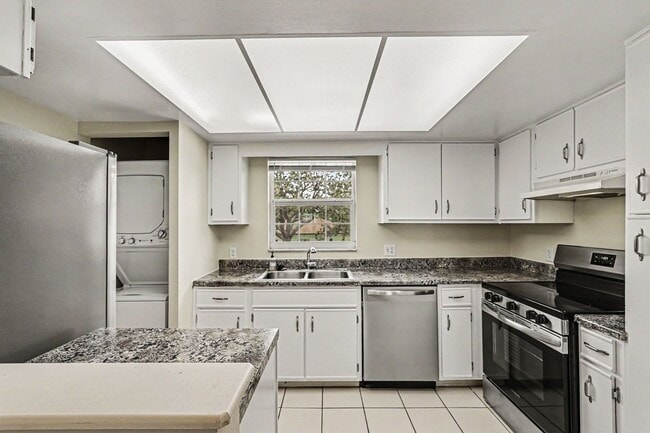 Building Photo - 3135 Shady Dell Ln