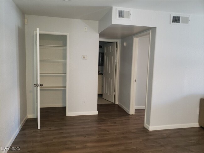 Photo - 230 Mission Newport Ln Unidad 102