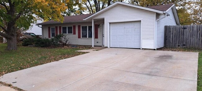 Building Photo - 423 S Park Blvd