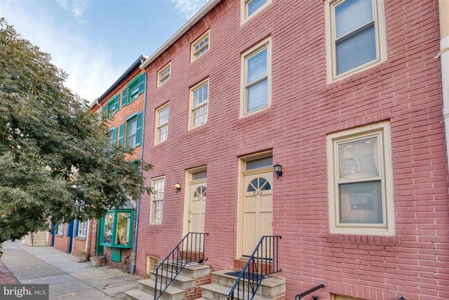Building Photo - 931 S Charles St