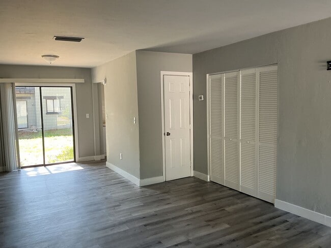 Photo - 617 SW 69th St Unidad C