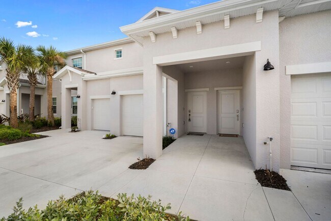 Photo - Spacious 2 bedrooms and two bath condo with golf course view in Lehigh Acres