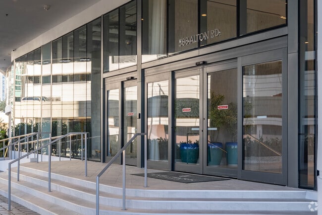 Entrance - Five Park