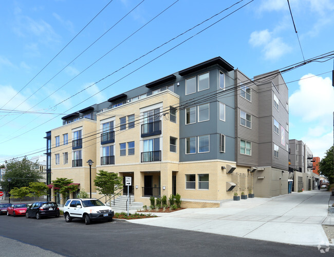 Building Photo - Queen Anne Towne Rental