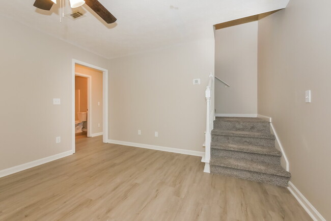 Photo - 51 Fairview Dr