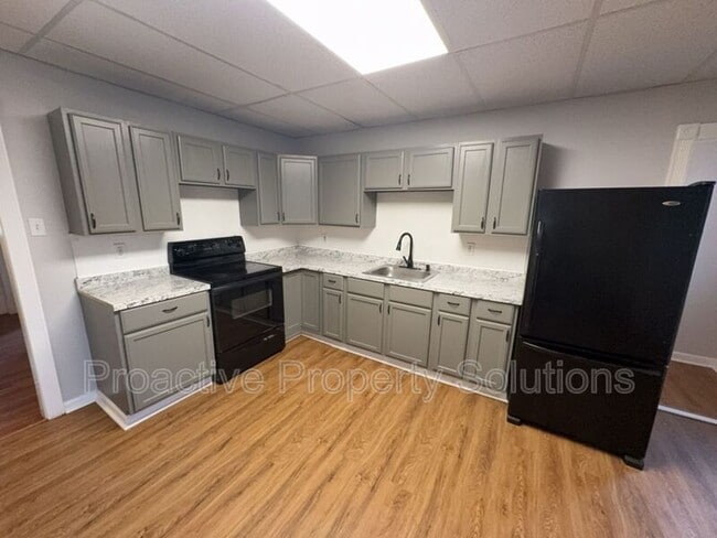Building Photo - 746-748 River Street Unit 748  1
