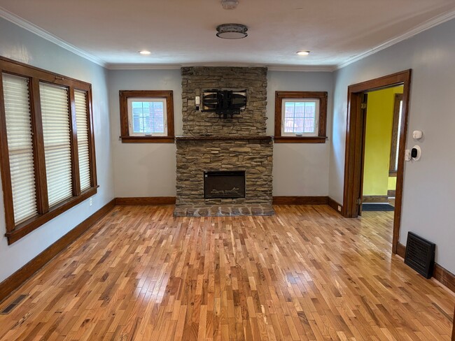 Photo - 448 W 28th St