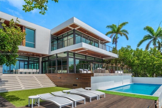 Building Photo - 7311 Belle Meade Island Dr Rental