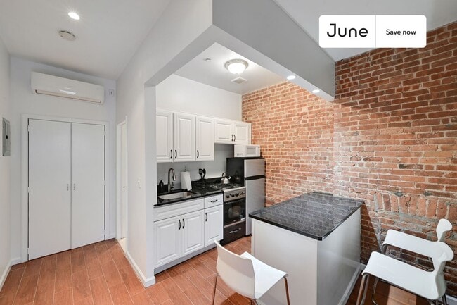 351 W 46th St