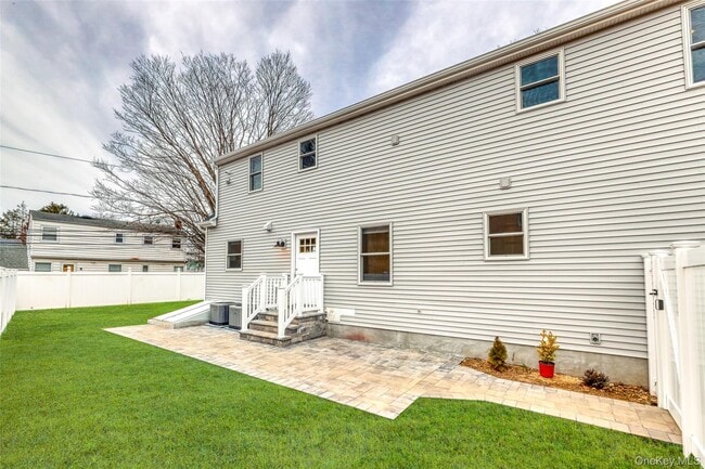 Photo - 479 Woodbury Rd