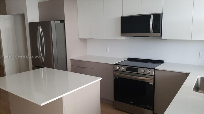 Photo - 4124 E 8th Ct Unidad 8